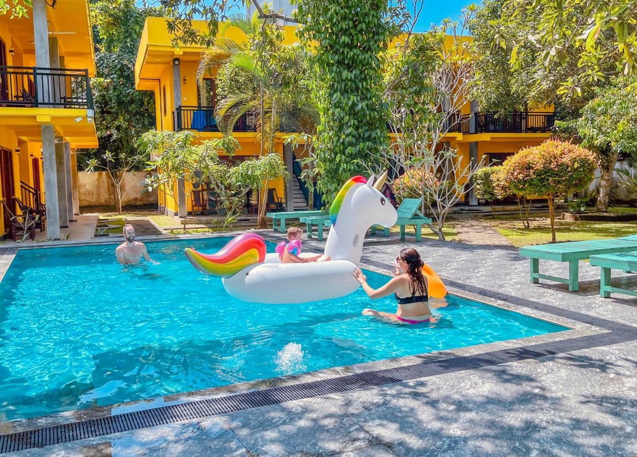 ホテル Easy Living ヒッカドゥワ エクステリア 写真